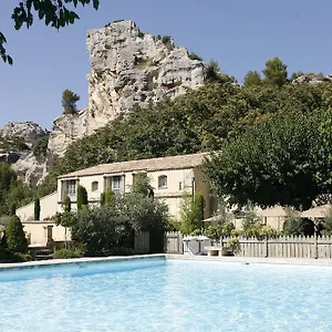 https://hotel-baumaniere-les-baux-de-provence.fr-provencehotel.com